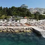 Seaside Haven Apartament