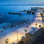 Seaside Haven Apartament *
