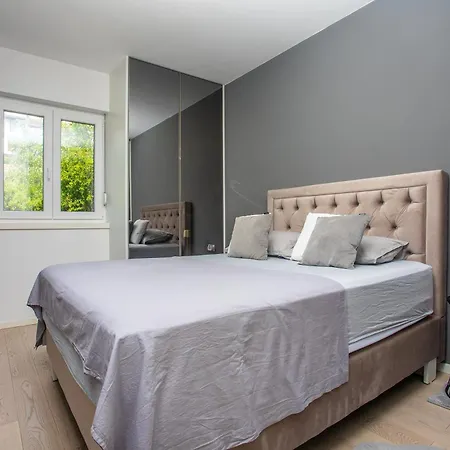 Apartment Seaside Haven Split