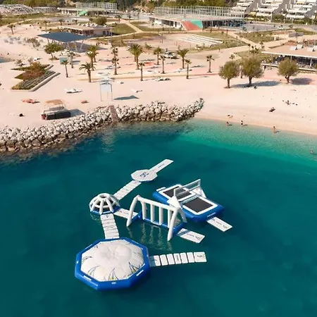 Seaside Haven Apartman *