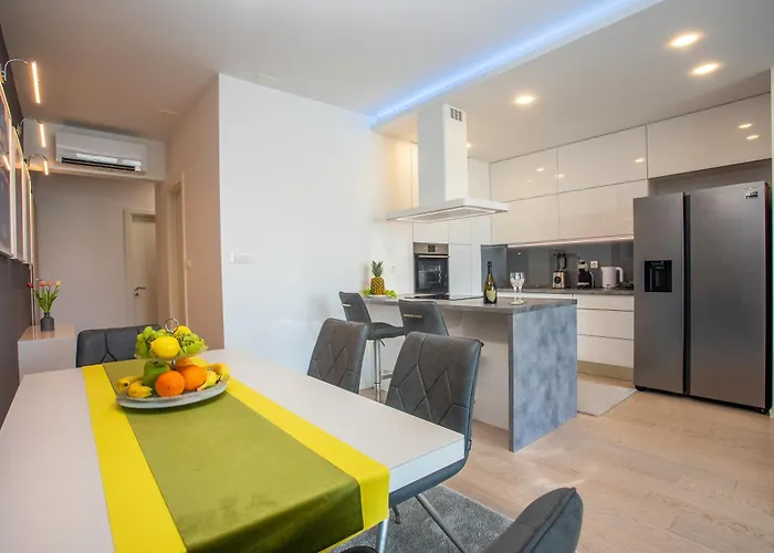 Seaside Haven Apartment *