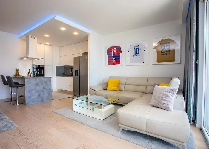 Seaside Haven * Split